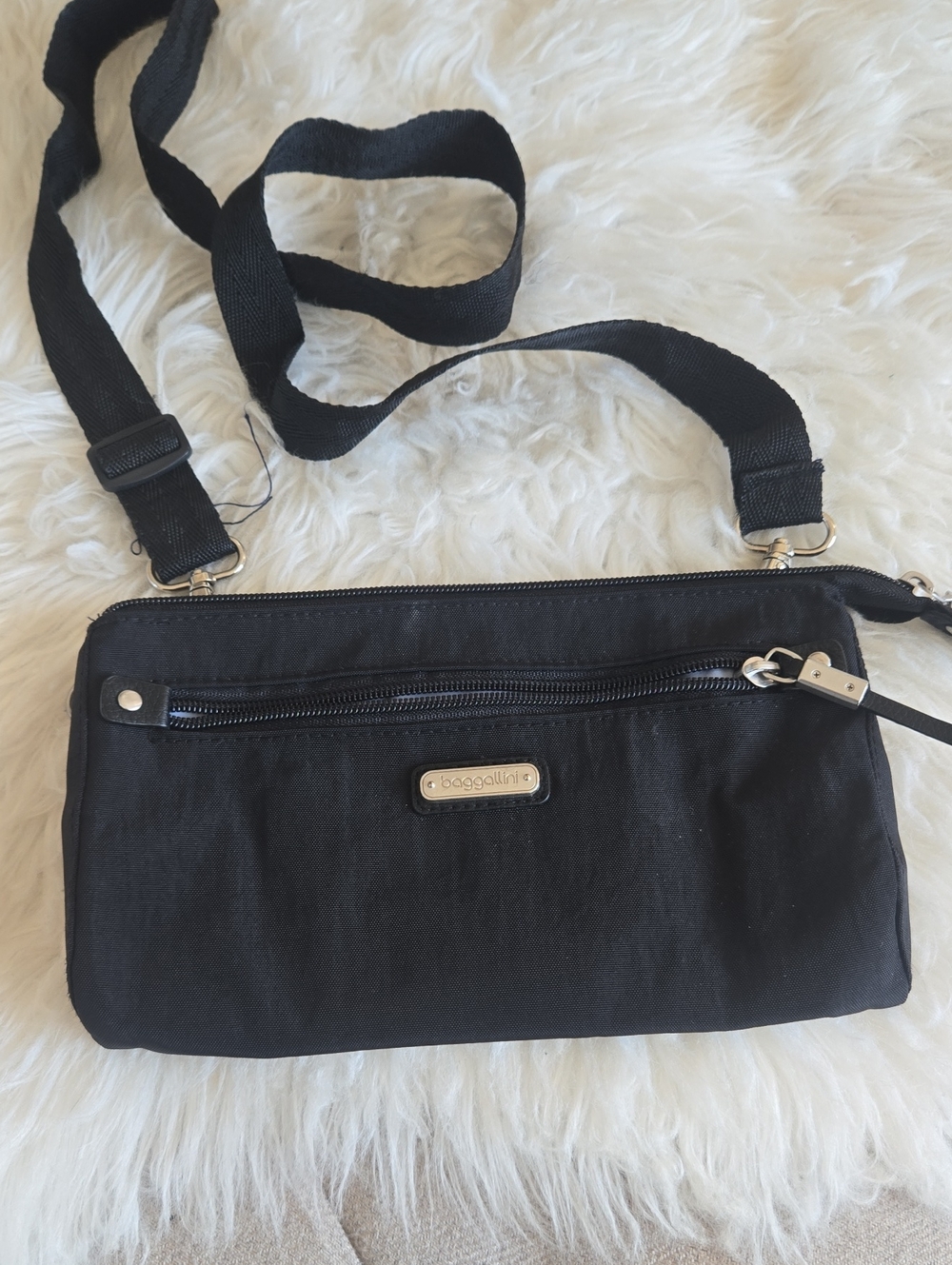 Baggallini Black Crossbody Organizer with Front Zip Pocket